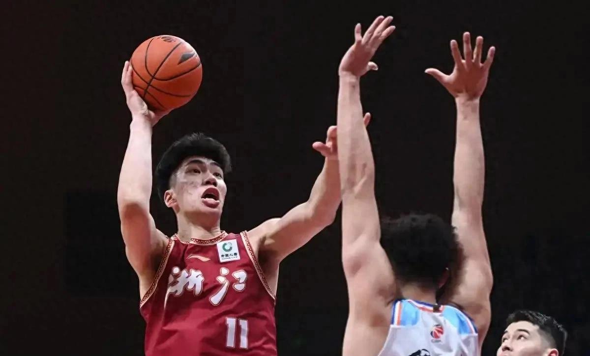浙江队成为本场最大亮点，CBA季后赛瞬间破防，失误
