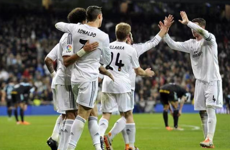 关于莱比锡红牛客场惜败圣埃蒂安,无缘晋级欧冠的信息 关于莱比锡红牛客场惜败圣埃蒂安,无缘晋级欧冠的信息