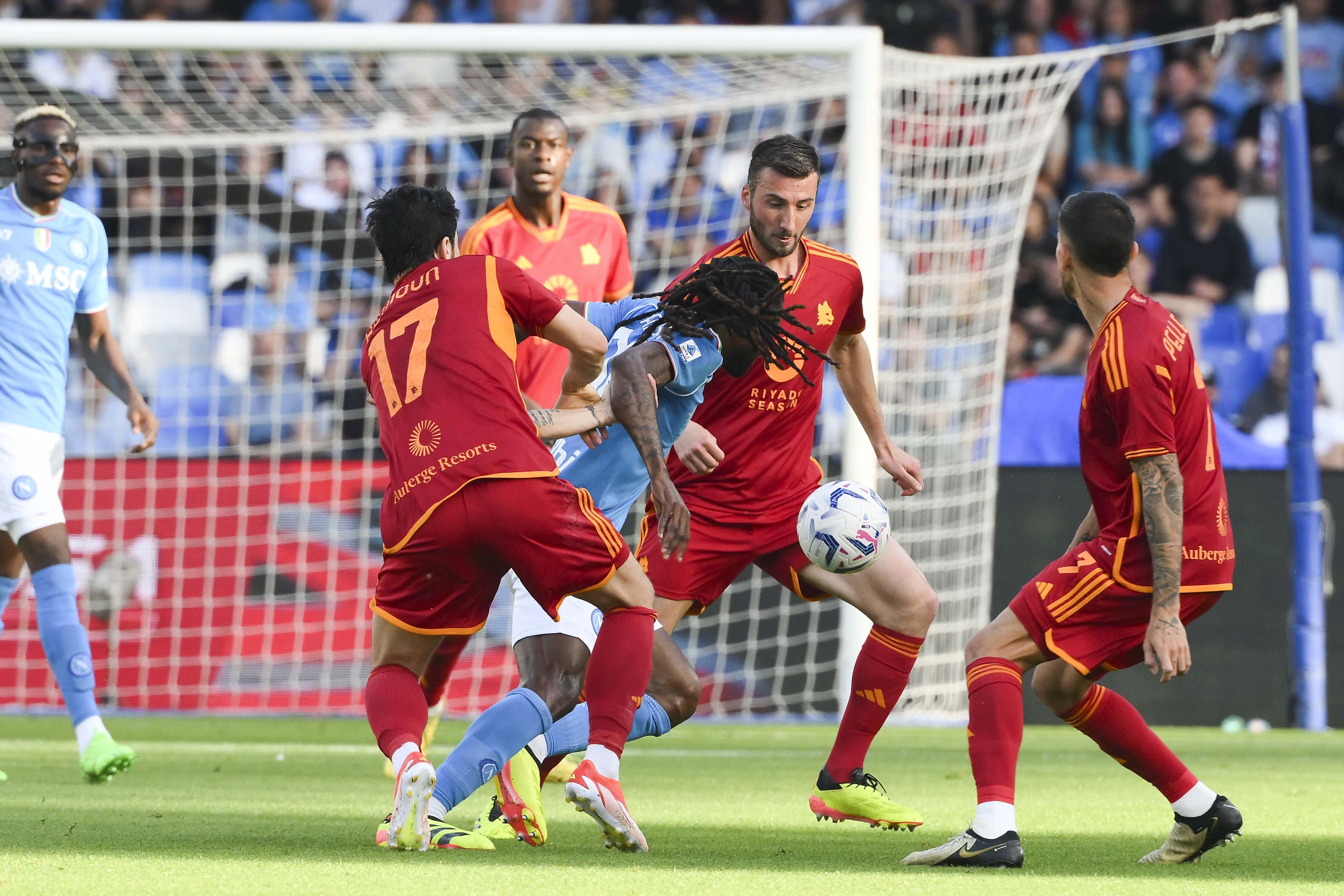 包含欧洲足球联赛群星耀眼,赛场上的猛将令人震撼的词条 包含欧洲足球联赛群星耀眼,赛场上的猛将令人震撼的词条