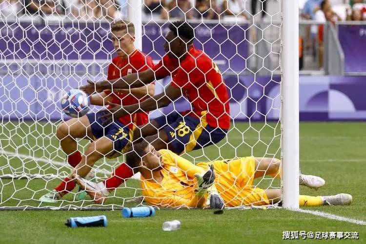 意大利对阵波兰，双方展开激烈碰撞的简单介绍