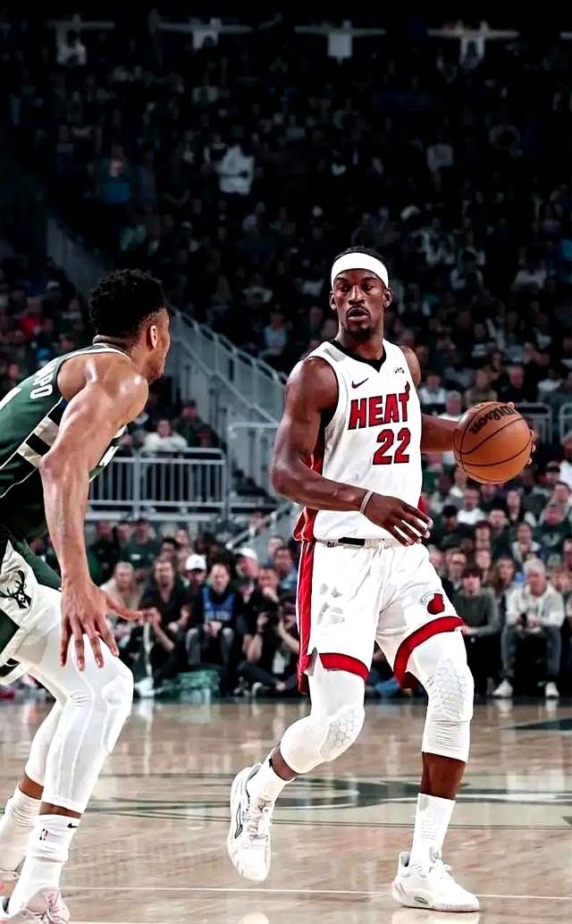 包含热火战胜雄鹿，晋级季后赛次轮的词条